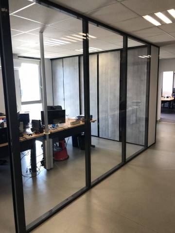 Cloison vitrée en aluminium