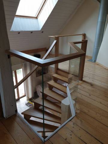 Garde-corps d'étage verre et bois