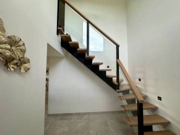 Escalier limon central sur-mesure