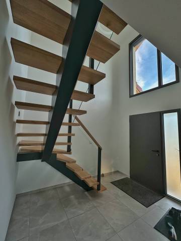 Escalier limon central sur-mesure