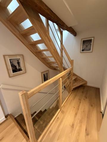 Escalier sur mesure limon cintré