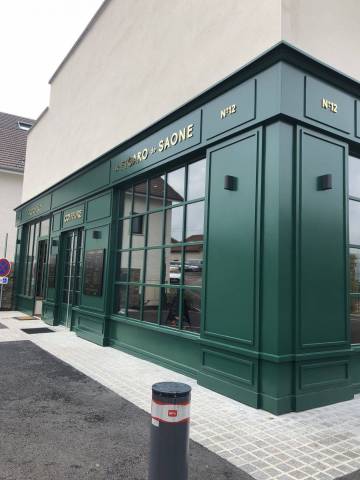 Fenêtres et habillage bois - vitrine