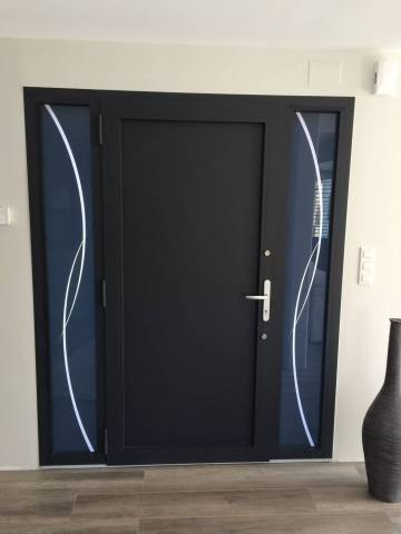 Porte d'entrée en aluminium