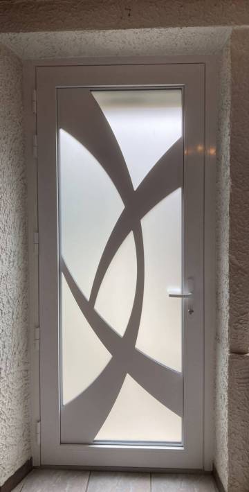 Porte d'entrée en aluminium