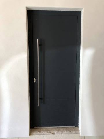 Porte d'entrée aluminium