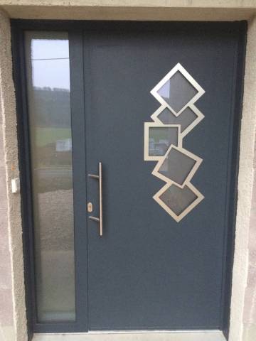 Porte d'entrée en aluminium