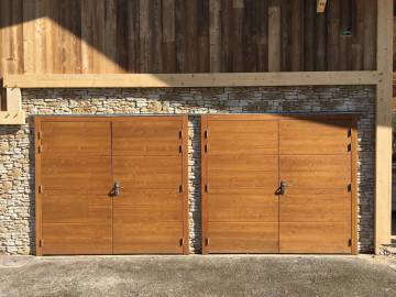 Porte de garage en bois sur-mesure